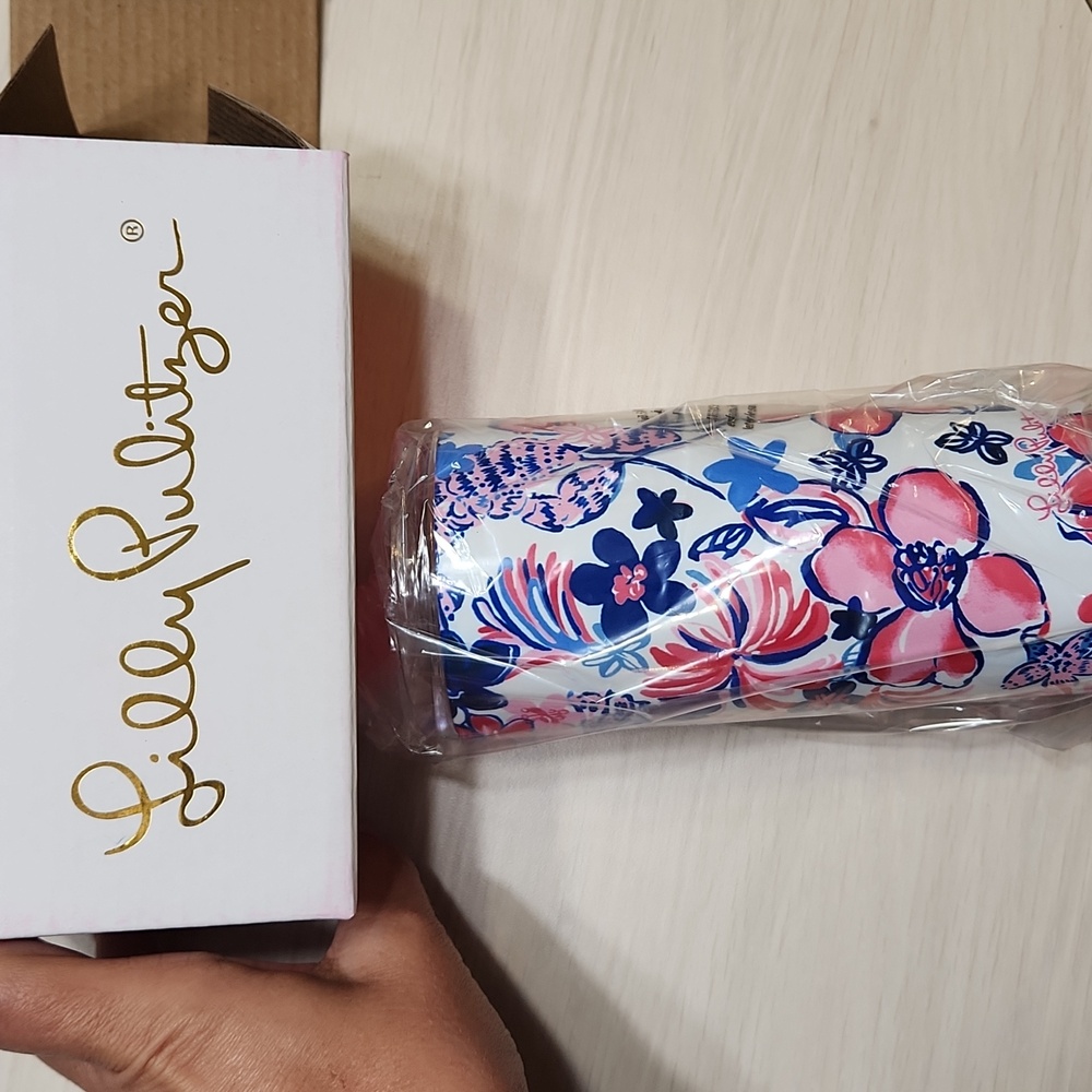 Lilly Pulitzer 💖 Slim Tumbler ✨️ Party Like A Lobstar Print 🦞 Pink & Blue 🌸